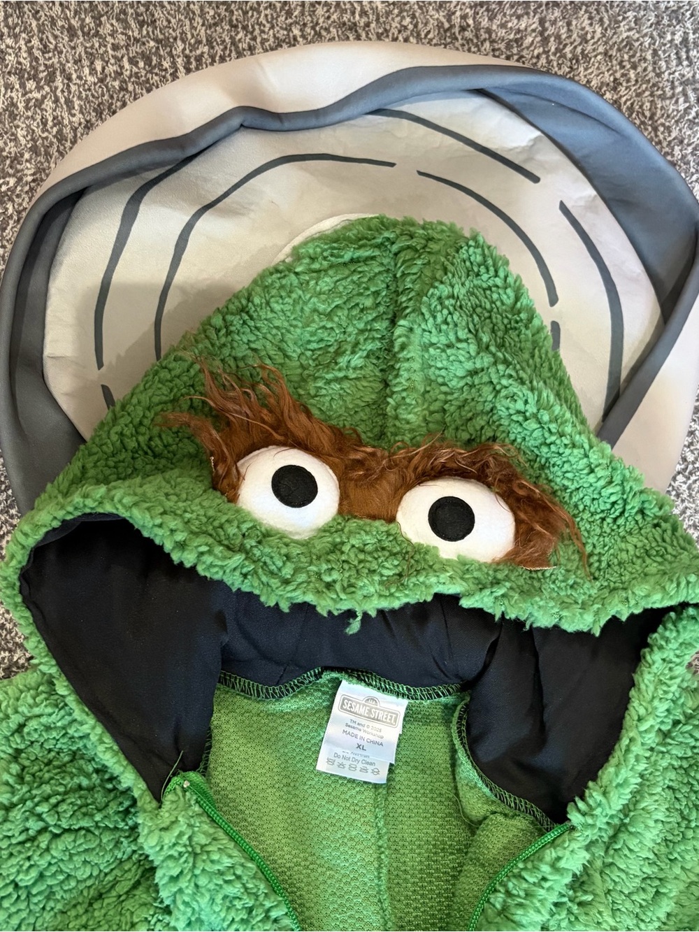 Sesame Street Oscar the Grouch Green kid Hooded Jumpsuit without package.